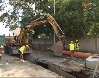 Csatornafelújítás kezdődött a Deák Ferenc utcában Csatornafelújítás kezdődött a Deák Ferenc utcában
