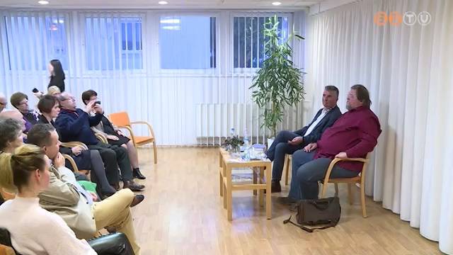 Ambrus Lajos író volt a vendég a magyar széppróza napján a Berzsenyi-könyvtárban Ambrus Lajos író volt a vendég a magyar széppróza napján a Berzsenyi-könyvtárban