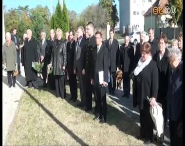 A megyei k�zgy�l�s �ltal alap�tott d�jakat is �tadtak okt�ber 23-�n R�pcelakon