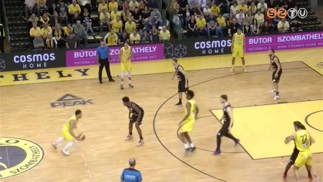 Simán verte az újoncot a Falco Simán verte az újoncot a Falco