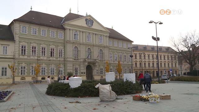 Elkészült az adventi koszorú Szombathelyen Elkészült az adventi koszorú Szombathelyen