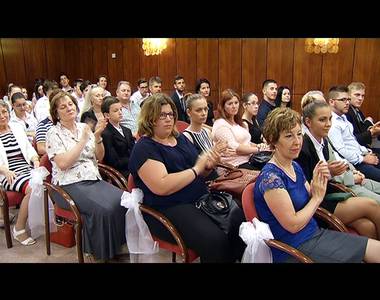 Versenygy�ztes di�kok