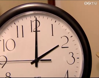 Szombaton éjjel kell átállítani az órákat Szombaton éjjel kell átállítani az órákat