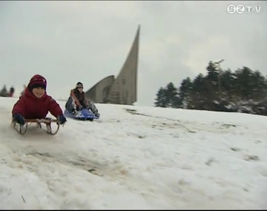 Szánkózni, korcsolyázni jó... Szánkózni, korcsolyázni jó...