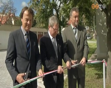 �tadt�k a meg�jult Sz�ll K�lm�n utca 51. sz�m alatti t�mbbels�t