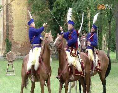 Husz�r megeml�kez�s