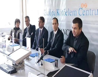 Uniriv-Luk egy�ttm�k�d�s