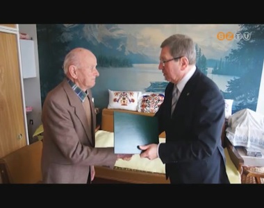 Otthonában köszöntötte fel Puskás Tivadar a 90 éves Kovács Lászlót Otthonában köszöntötte fel Puskás Tivadar a 90 éves Kovács Lászlót