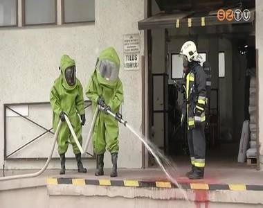 Katasztr�fav�delmi gyakorlat a fedett a uszod�n�l