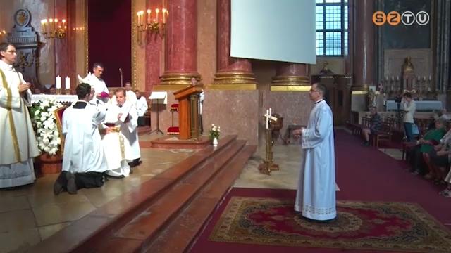 Áldozópappá szentelték Boka Balázst Áldozópappá szentelték Boka Balázst