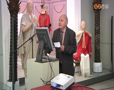 Felolvas� �l�s a Nemzetis�gek Napj�n