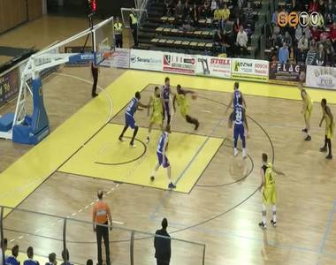 A Falco kos�rlabdacsapata megnyerte �t�dik hazai m�rk�z�s�t is