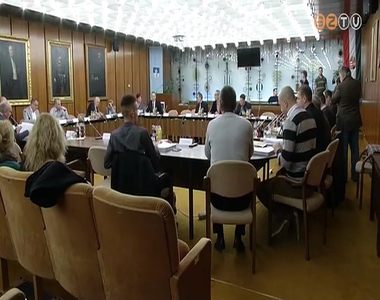 �ssze�lt a gazdas�gi bizotts�g