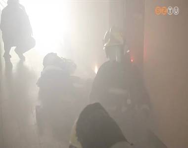 T�zolt�k gyakorlatoztak a 14 emeletesben