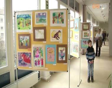 860 p�lyam� �rkezett id�n az �perenci�s gyermek meseillusztr�ci�s ki�r�sra