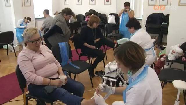 Ingyenesen juthatott kéz- és lábápoláshoz 35 mozgássérült ember Ingyenesen juthatott kéz- és lábápoláshoz 35 mozgássérült ember