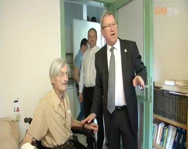 Sz�pkor�t k�sz�nt�tt a polg�rmester