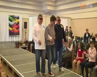 Divatbemutat� kicsit m�sk�pp