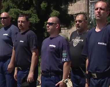 Hazaj�ttek a v�dekez� rend�r�k