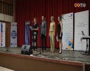 Ki Mit Tud vet�lked�t tartottak az oladi szakk�z�piskol�ban