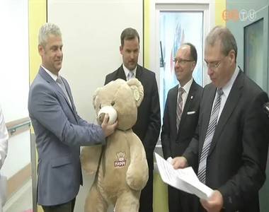 �j gyermek v�r�terem a k�rh�zban