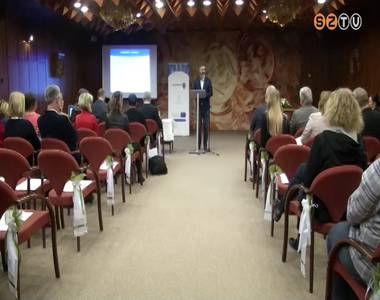 Egyh�zi p�ly�zatok