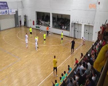 A sportkomplexumban gy�ztek a futsalosok