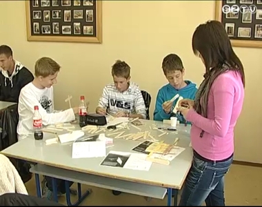 Spatulából kishajó Spatulából kishajó