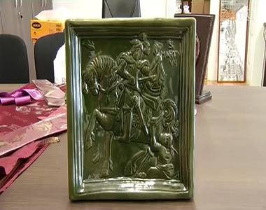 Szent M�rton egy k�lyhacsemp�n