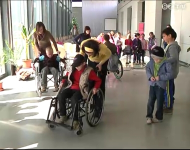 Sérült társaik helyzetével ismerkedtek a gyerekek a Zonta Klub rendezvényén Sérült társaik helyzetével ismerkedtek a gyerekek a Zonta Klub rendezvényén