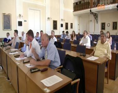 Kilenc napirendi pontot t�rgyalt p�nteki �l�s�n a Vas Megyei K�zgy�l�s