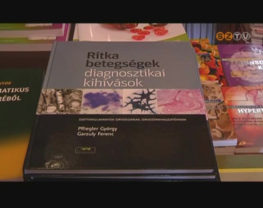 Ritka betegs�gekkel  foglalkoz� k�nyvet mutattak be a Markusovszky k�rh�z k�nyvt�r�ban