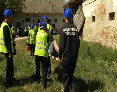 Bevet�sre k�sz a luk�csh�zi �nk�ntes ment�csoport