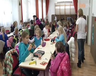 Osztr�k di�kok l�togattak a Neumann-iskol�ba