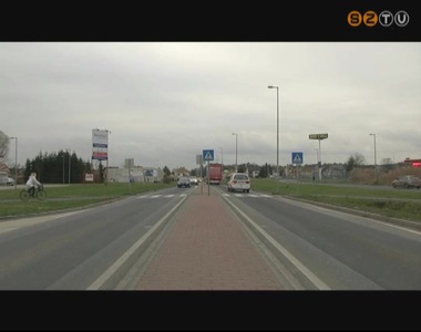 Zebr�n �t�tt el egy kisl�nyt �s �desanyj�t egy aut� Szombathelyen cs�t�rt�k este