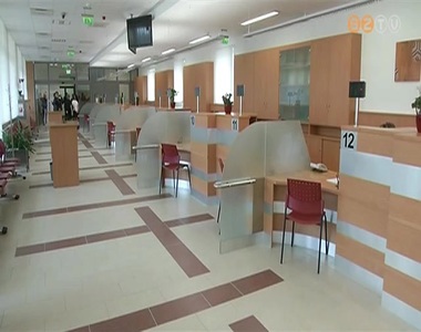 Átadták az APEH felújított ügyfélszolgálatát Átadták az APEH felújított ügyfélszolgálatát
