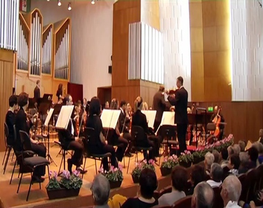 A szimfonikusok koncertj�re invit�lta a nyugd�jasokat az �nkorm�nyzat