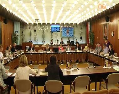 �ssze�lt a jogi bizotts�g is