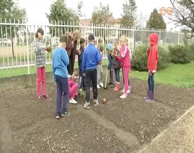 “12 �ra az eg�szs�g�rt” c�mmel eg�sz napos programot rendeztek a Simon-iskol�ban