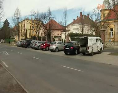 G�zvezet�kcsere miatt h�rom h�napig nem lehet parkolni a Mesev�r �voda el�tt