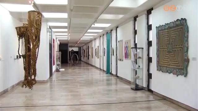 �tven �vvel ezel�tt rendezt�k meg v�rosunkban az els� fal- �s t�rtextil bienn�l�t