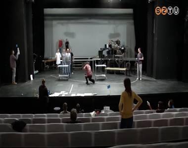 Jav�ban zajlik a Szt�rcsin�l�k pr�b�ja