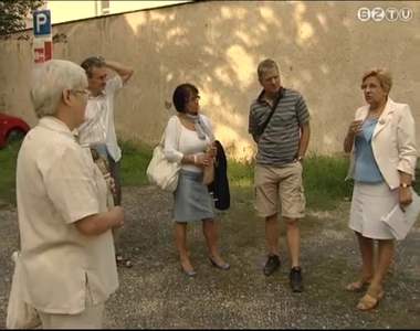 Áldatlan állapotok uralkodnak a Király utca 9-17. számú házak mögötti parkolókban Áldatlan állapotok uralkodnak a Király utca 9-17. számú házak mögötti parkolókban