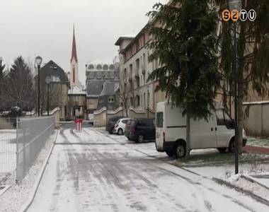 Parkol� a K�szegi utcai t�mbbels�ben