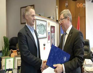 Balesetmentes vezet�s�rt ismert�k el a Polg�rmesteri Hivatal sof�rj�t