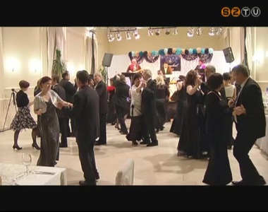 A 15. Megyeb�l nyitotta meg a farsangi b�lok sor�t