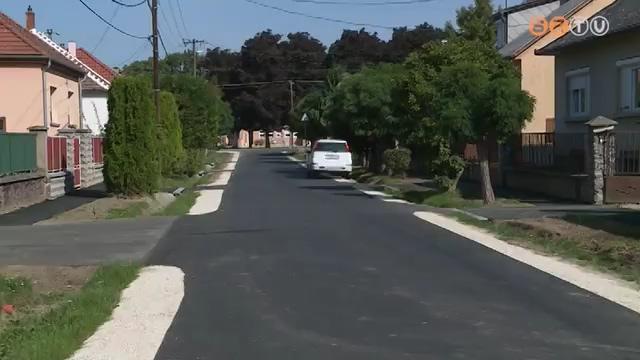 Befejeződött a Mészáros Lőrinc utca felújítása, lezárult a műszaki átadás-átvétel Befejeződött a Mészáros Lőrinc utca felújítása, lezárult a műszaki átadás-átvétel