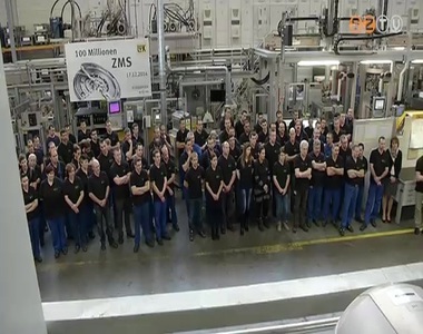 A sz�zmilliomodik lendkereket �nnepelt�k az LuK Savari�ban