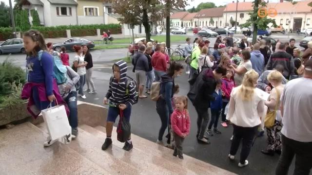 Fokozott biztonsági intézkedések mellett kezdődött meg az új iskolai tanév Fokozott biztonsági intézkedések mellett kezdődött meg az új iskolai tanév