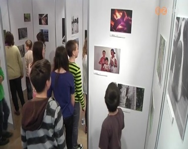 Ifjú fotósok mutatkoznak be “A fotós élet új szereplői” címmel nyílt kiállításon Ifjú fotósok mutatkoznak be “A fotós élet új szereplői” címmel nyílt kiállításon